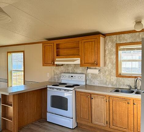 4th image of 11 Northeast Way