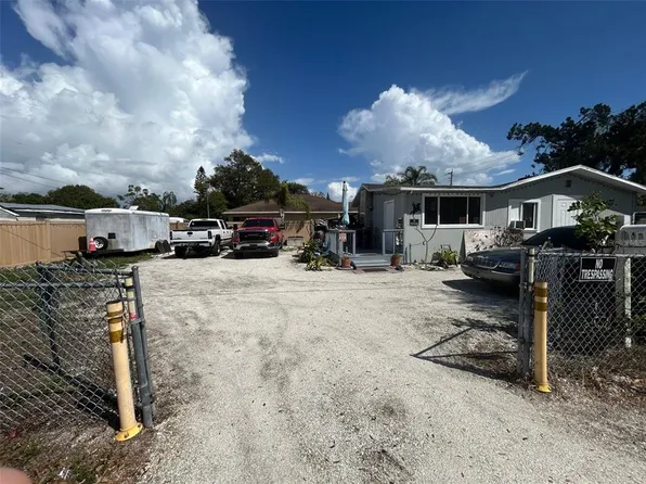 2411 6th St E, Bradenton, FL 34208