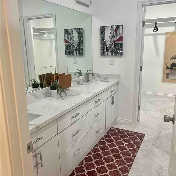 2303 S 42nd Ln — Photo 16