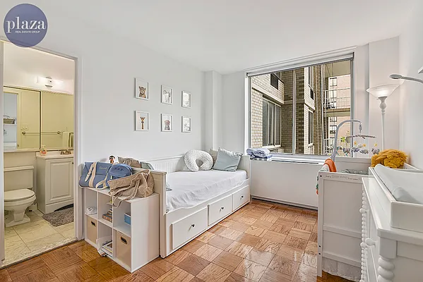 Rented by Plaza Real Estate Group | media 22