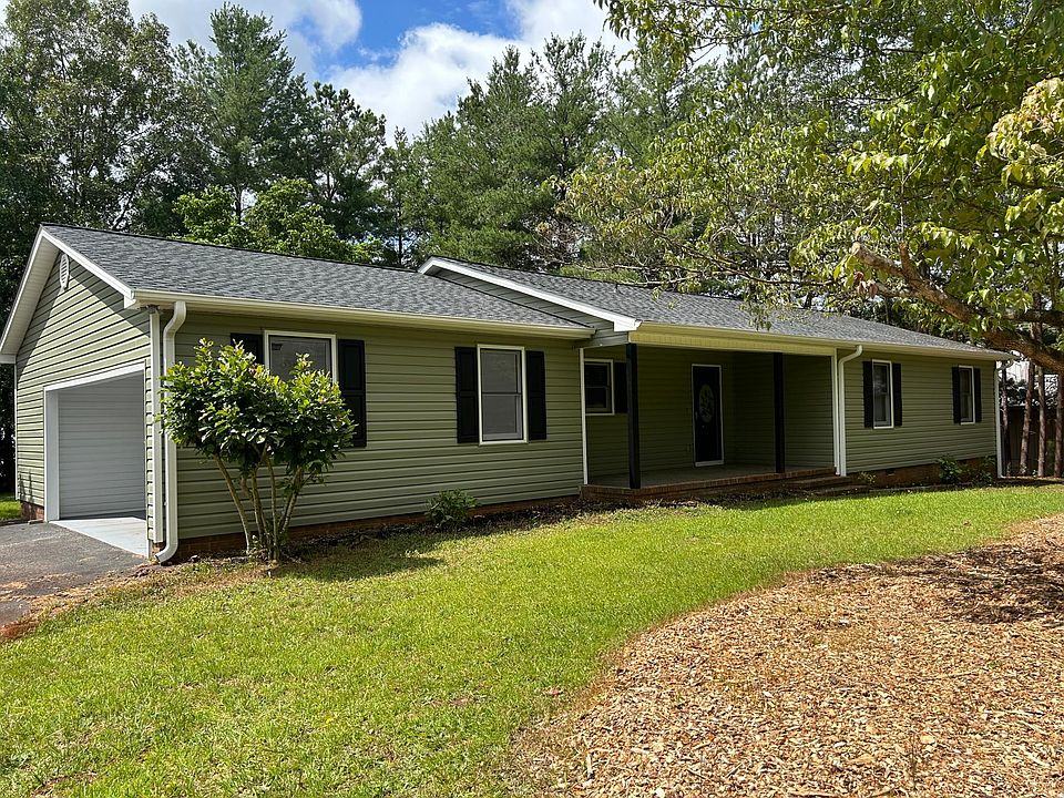 1st image of 100 Woodcreek Dr