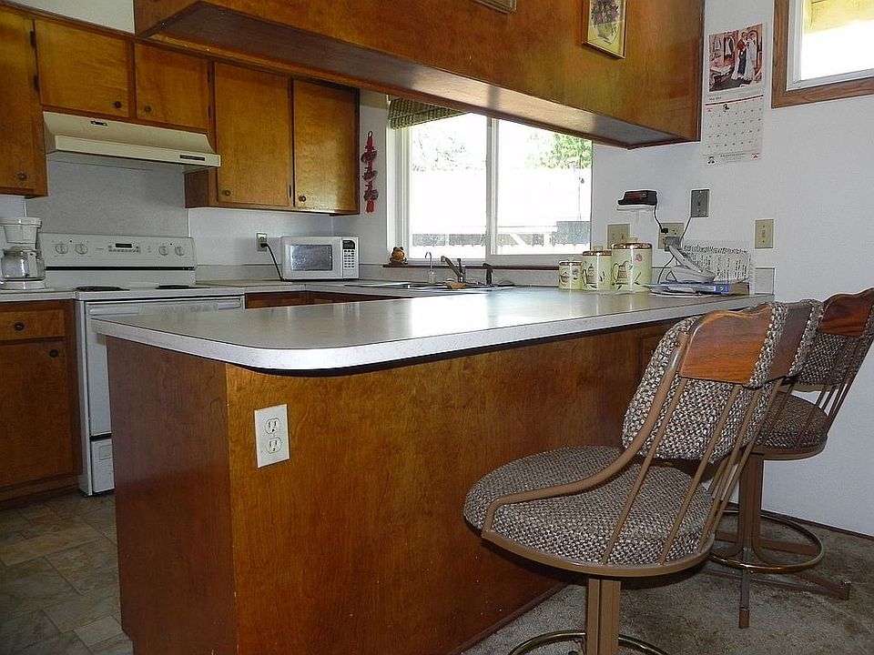 Kitchen Breakfast Bar