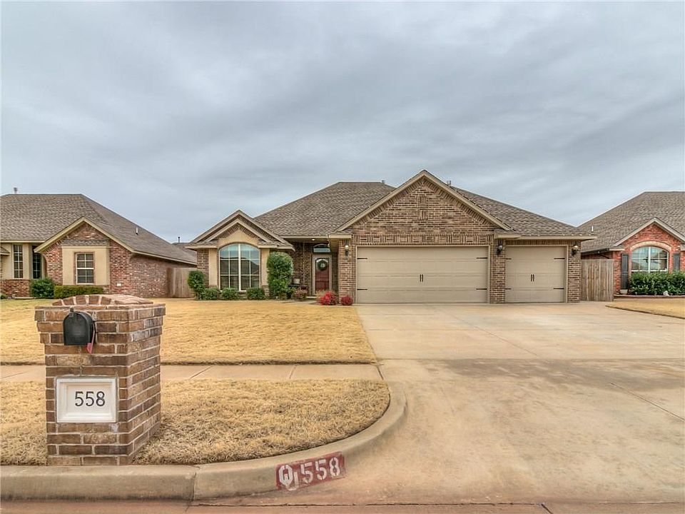 1st image of 558 W Pine Rose Court Way