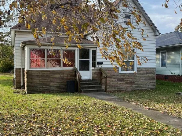 621 S 13th St, Herrin, IL 62948