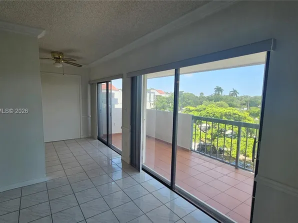 5800 SW 127th Ave APT 2420, Miami, FL 33183