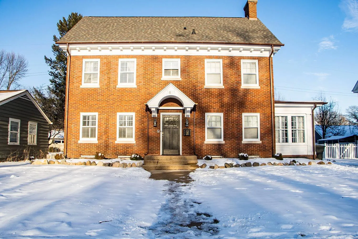 1611 Indiana Ave photo 1