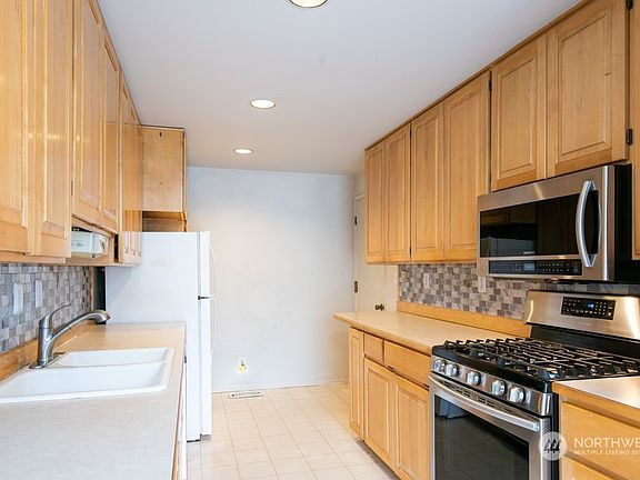 3rd image of 24704 11th Avenue S