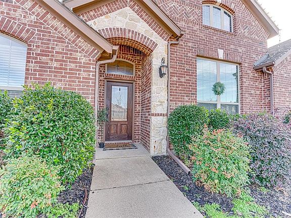 2nd image of 1109 Colonial Dr