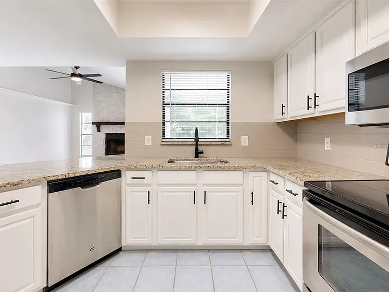 1431 Peachfield Dr — Photo 12