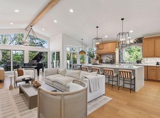 2600 Cedar Grn, Minnetonka, MN 55305