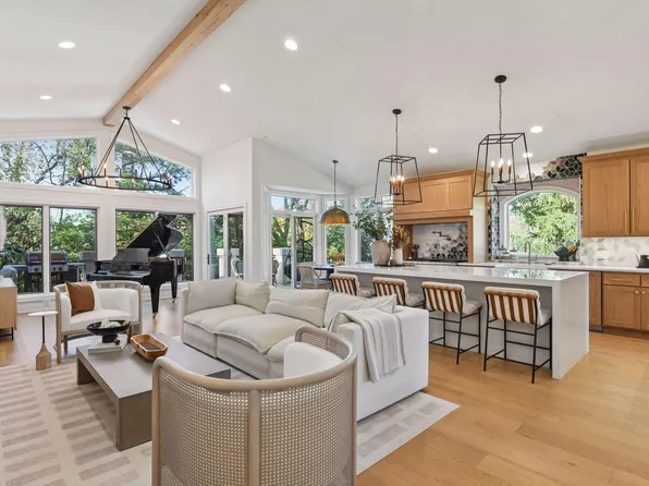 2600 Cedar Grn, Minnetonka, MN 55305