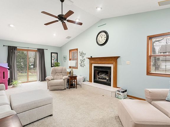 3rd image of 53608 Arrowwood Dr