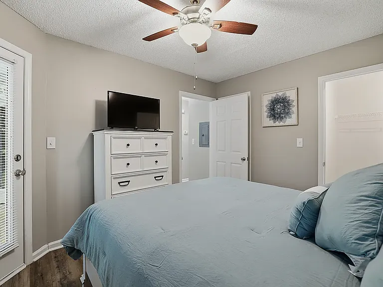 Westpointe Apartments — Photo 26