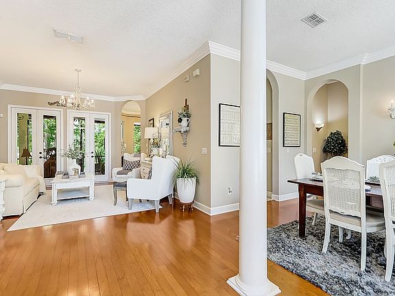 4th image of 11786 Donato Dr
