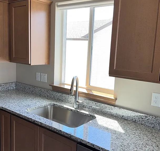 310 S Newton Ave — Photo 10