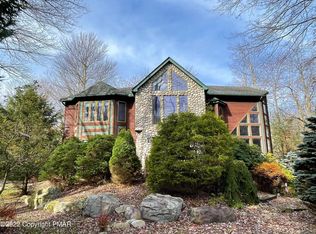 37 Kent Clarke Rd, Lake Harmony, PA 18624