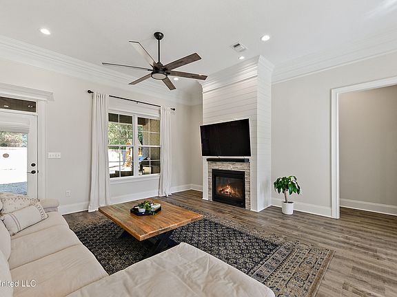 5th image of 12015 Ol Oaks Dr