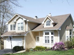 6 Smoke Rise Ln, Bedminster, NJ 07921