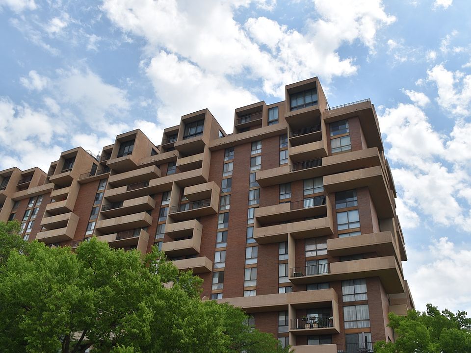 1st image of 465 W Dominion Dr Unit 1509