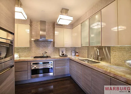 Sold by Warburg | media 14