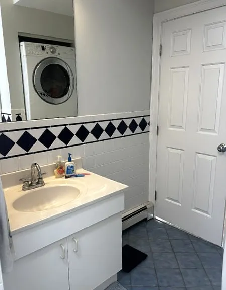 825 E 3rd St #1 — Photo 23