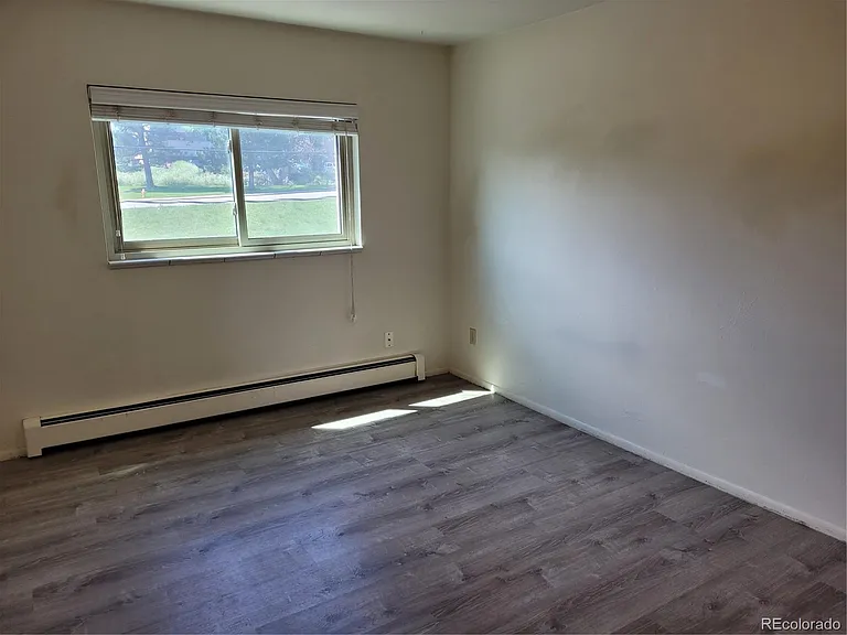 633 Oak St #5 — Photo 6