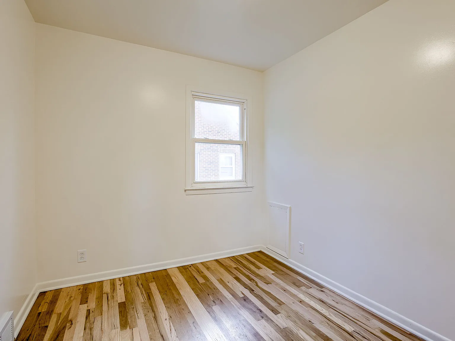 4 bed, 1172 sqft, $1,800 — Photo 3