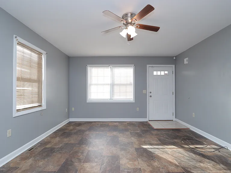 51-53 Winthrop St #R — Photo 6