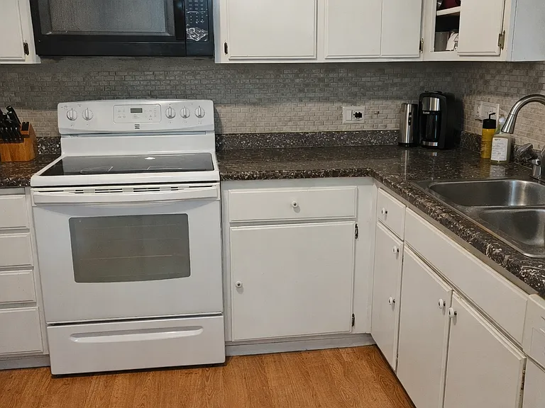 310 Yosemite Dr — Photo 4