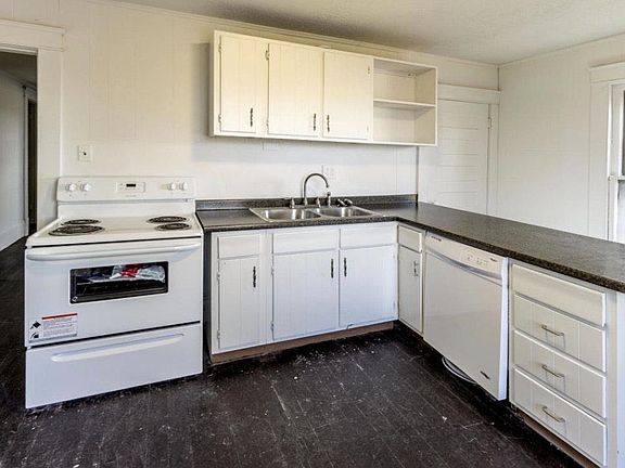 4th image of 1605 Fremont Pl #2