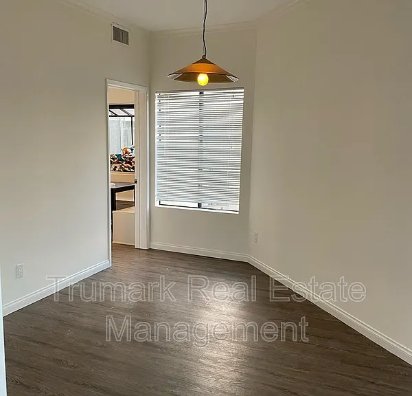 412 N Kenwood St #304 — Photo 3