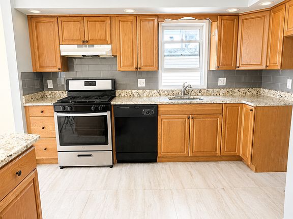 2nd image of 6 Ralph St #1A