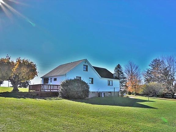 Side deck for entertaining!