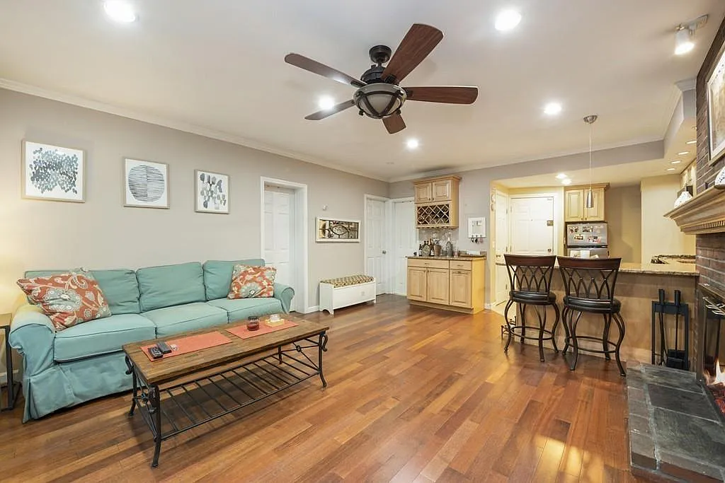 2 bed, 760 sqft, $3,500 — Photo 4