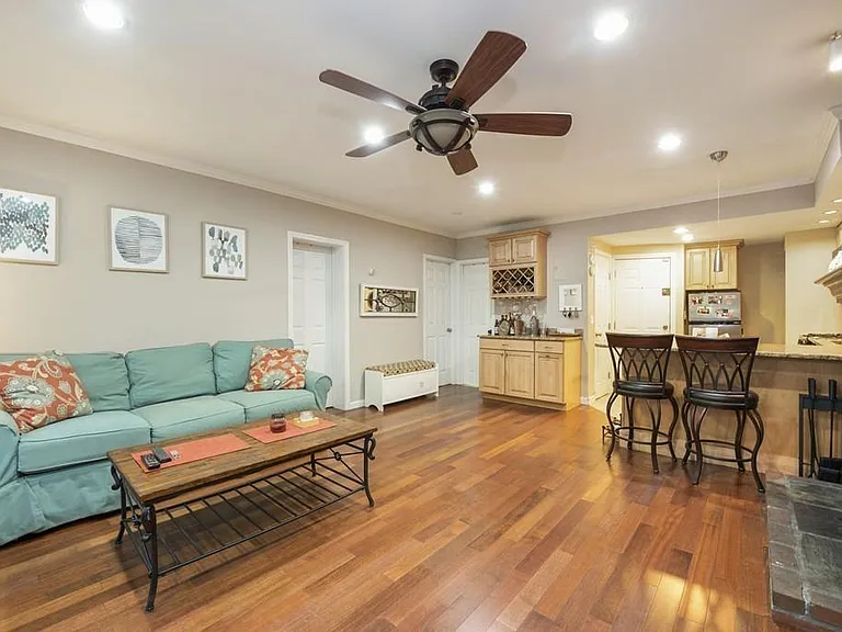 271 Beacon St #A — Photo 4