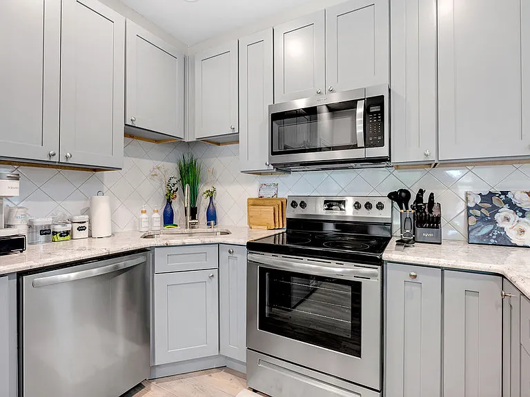 3321 Westminster Dr — Photo 9