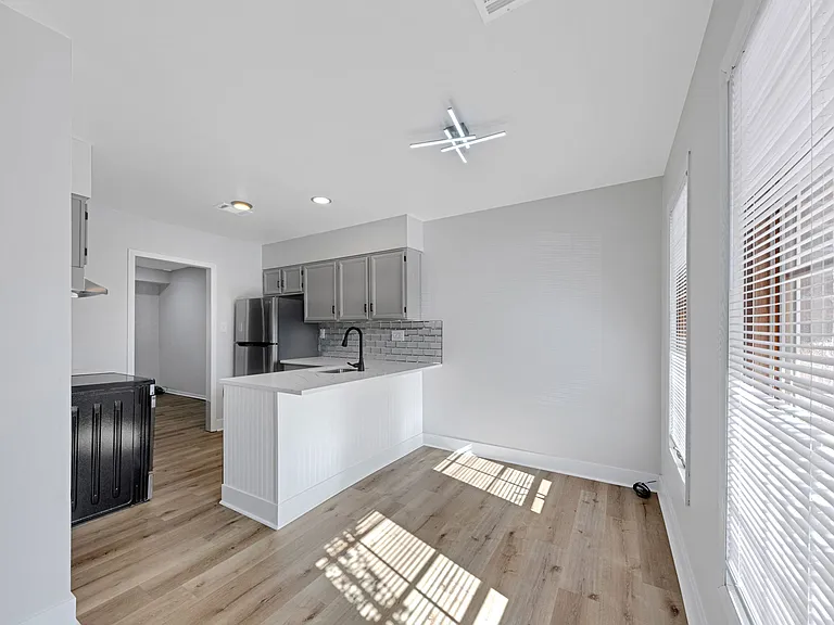 694 5th St #2 — Photo 18