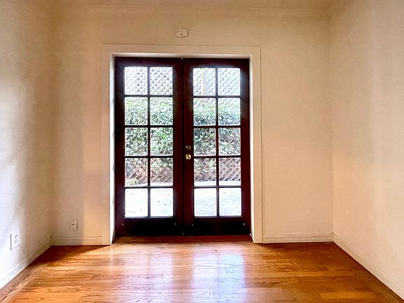 4th image of 72 Deming St #C