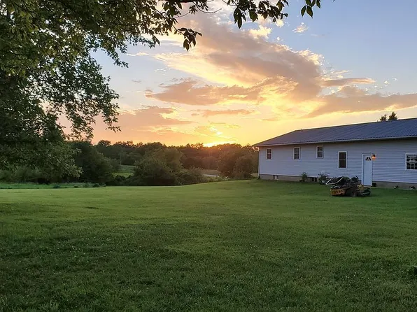 22207 E Dahlgren Rd, Belle Rive, IL 62810