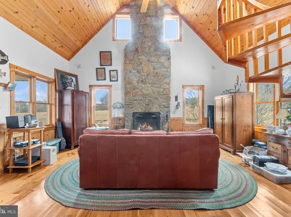 7099 Glen Curtiss Ln, Warrenton, VA 20187