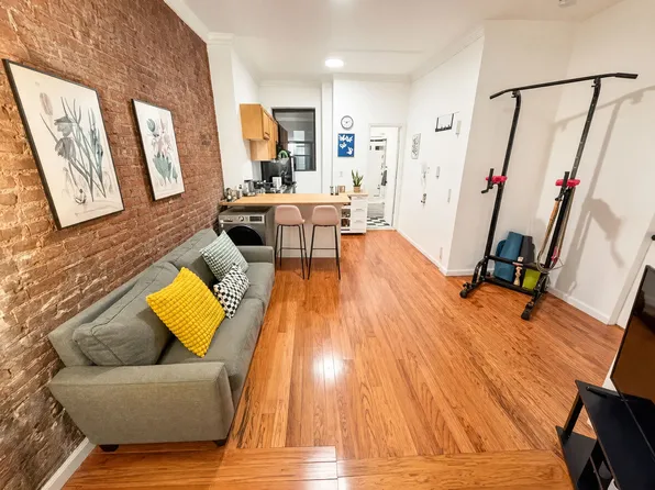 1727 2nd Avenue image 1 of 10