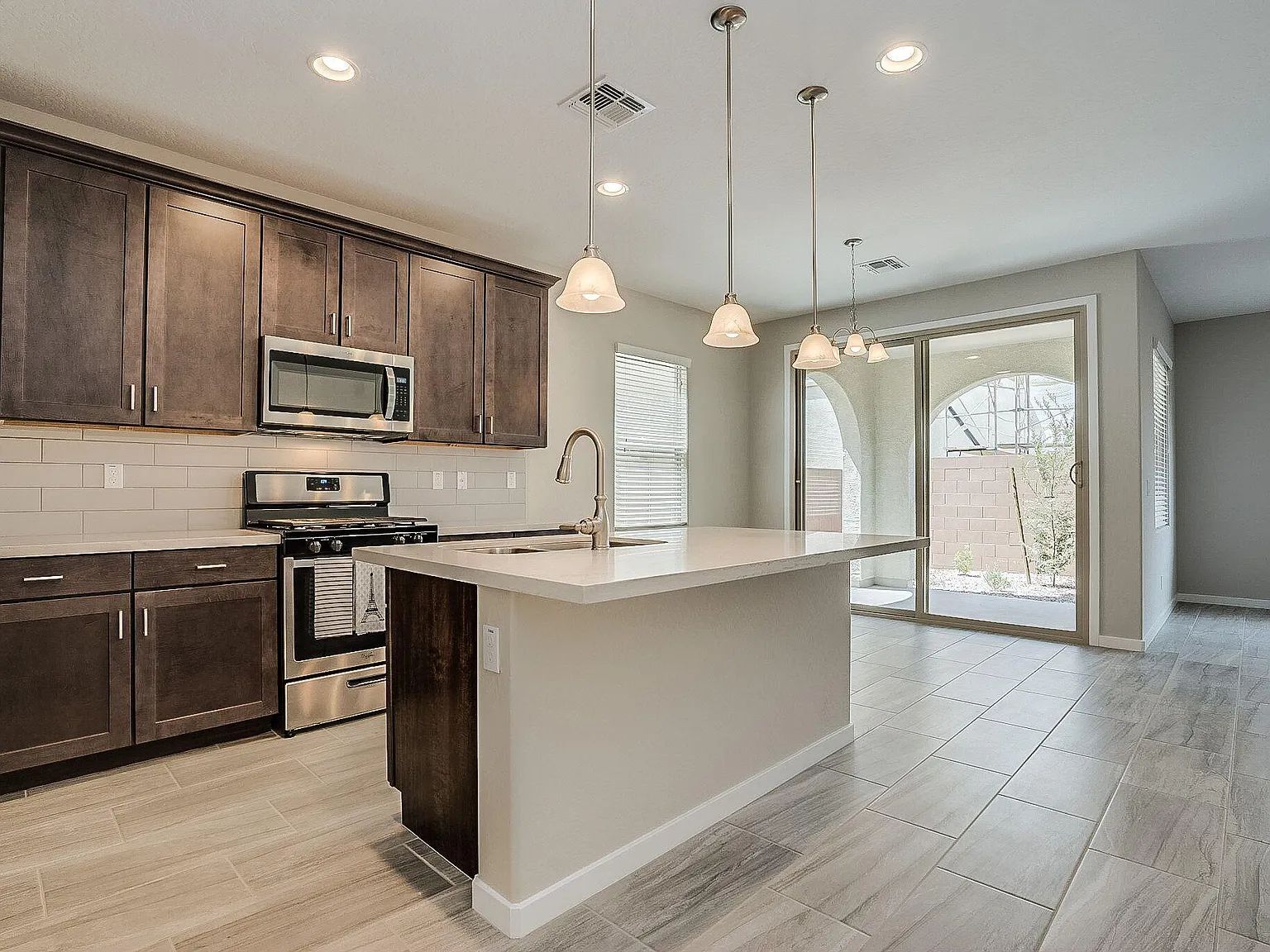 3 bed, 2.5 bath, 2159 sqft, $2,599 — Photo 3