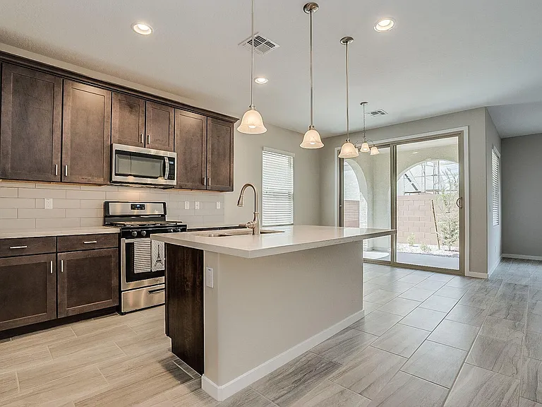 4742 E Tremaine Ave — Photo 3
