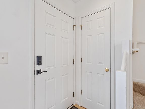 5th image of 453 Seabert Rd. #453