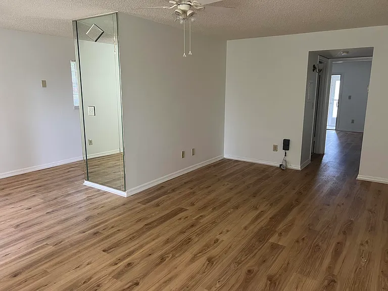 98 Spring Lake Dr #103 — Photo 5