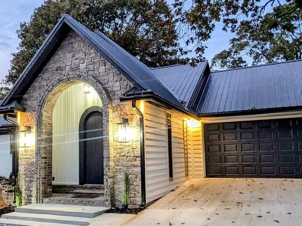 1308 W Booth Rd, Searcy, AR 72143