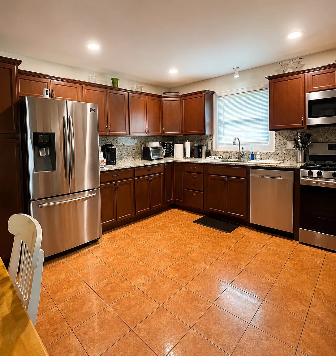 2 bed, $1,700 — Photo 4