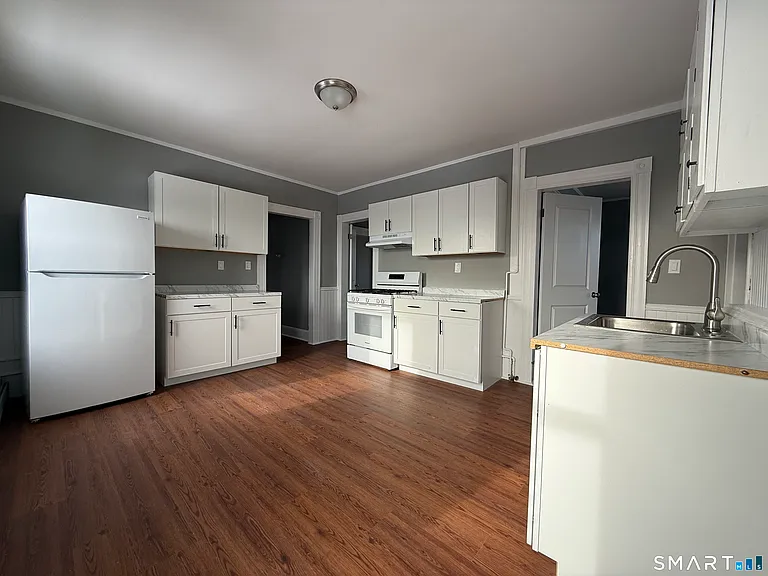 130 West Ave #3 — Photo 8