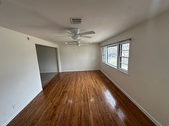 4th image of 3308 Linda Dr