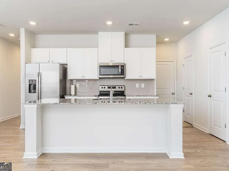 84 Founders Dr — Photo 6